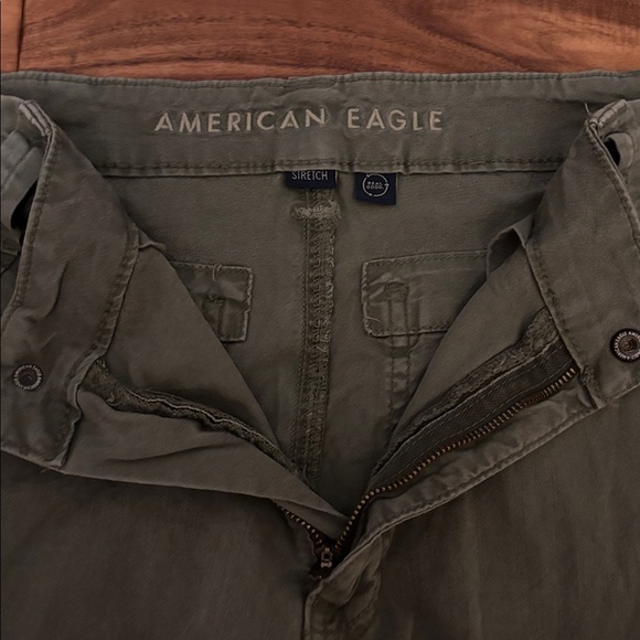 American Eagle Outfitters Army Green Cargo Pants - Picture 3 of 5